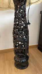 carved indische lamp met lampkap in koehuid   195, Ophalen, Zo goed als nieuw