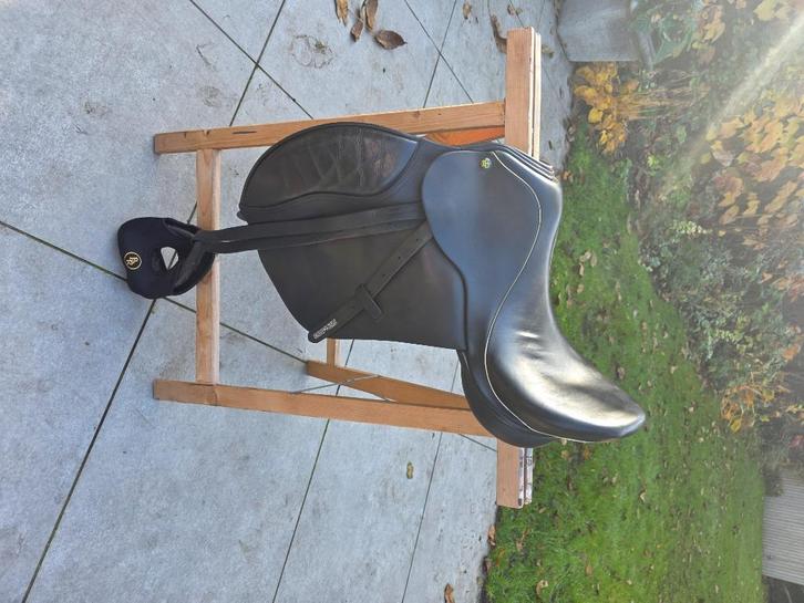 Crown veelzijdigheidszadel 17,5", Dieren en Toebehoren, Paarden en Pony's | Zadels, Zo goed als nieuw, Overige soorten, Ophalen