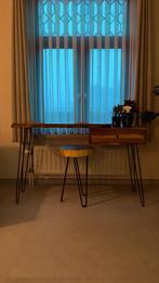 Bureau met kruk, Ophalen, Bureau