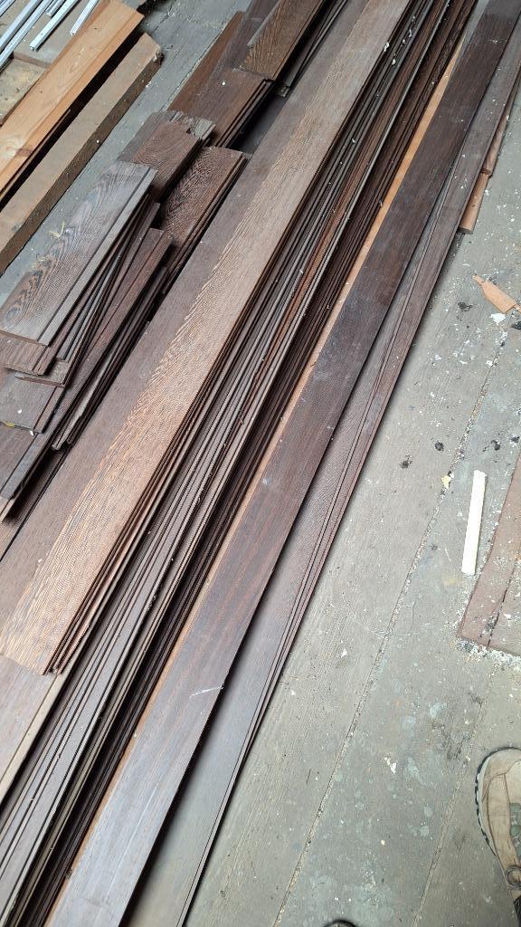 LAMBRIS ET PLINTHES WENGE, Doe-het-zelf en Bouw, Plinten en Afwerking, Nieuw, Plinten, Overige materialen, 250 cm of meer, Ophalen