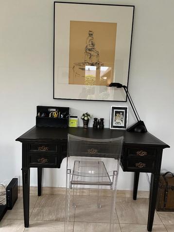 Bureau à vendre  beschikbaar voor biedingen