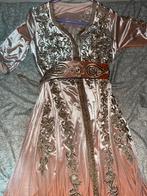 Caftan/ Marokkaanse jurk. Roze, maat S met riem., Kleding | Dames, Gelegenheidskleding, Ophalen of Verzenden, Roze, Maat 36 (S)