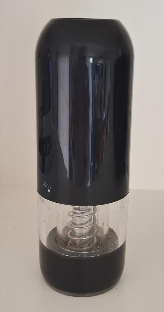 Râpe à muscade électrique  PEUGEOT (sur piles), Maison & Meubles, Cuisine | Ustensiles de cuisine, Utilisé, Envoi