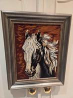 Gobelet classique « Tête de cheval » — Collection de Paris M, Enlèvement ou Envoi