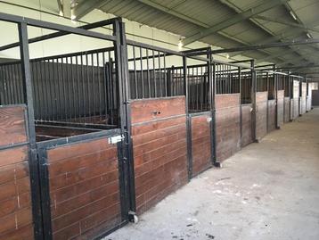 Nieuwe paardenboxen (9M2) - prijs nader te bespreken beschikbaar voor biedingen