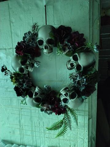 krans doodshoofden halloween nieuw  beschikbaar voor biedingen