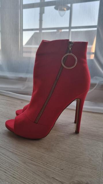 Stijlvolle Rode Peep Toe Enkellaarsjes met Hoge Hak 39[ beschikbaar voor biedingen