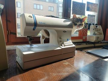 Machine à coudre et à broder semi pro Silver Elegance 4084 D beschikbaar voor biedingen