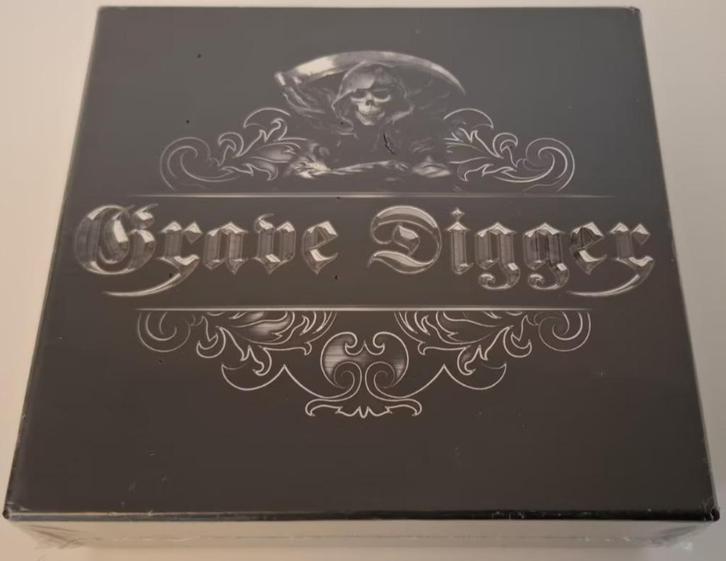 Grave Digger (Return of the Reaper) Limited Edition box, Cd's en Dvd's, Cd's | Hardrock en Metal, Nieuw in verpakking, Boxset