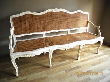 Banc trois places de style Louis XIV beschikbaar voor biedingen