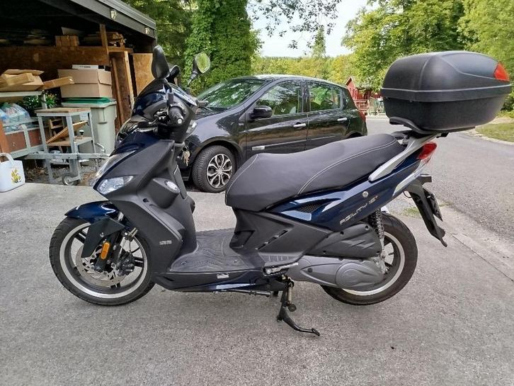 Scooter Kymko 125 Agyliti 16+, Fietsen en Brommers, Scooters | Kymco, Zo goed als nieuw, Agility, Benzine, Ophalen