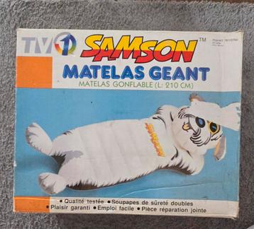 Matelas gonflable géant samson