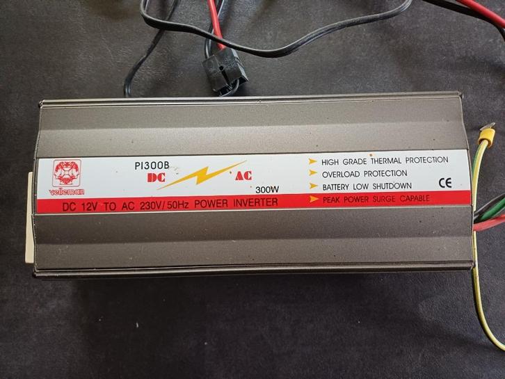 Omvormer 12V 230V, Elektronische apparatuur, Overige elektronische apparatuur, Zo goed als nieuw, Ophalen