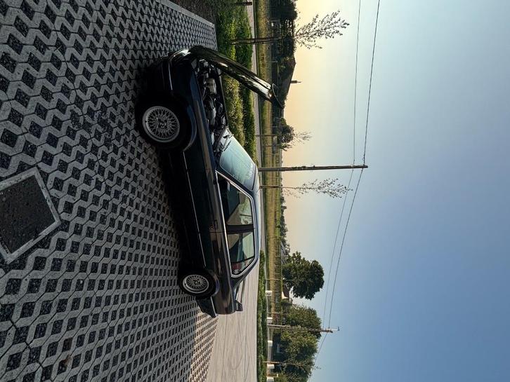E30 BMW Type 1 318i, Auto's, BMW, Particulier, 3 Reeks, Benzine, Berline, 5 deurs, Handgeschakeld, Zwart, Grijs, Leder en Stof