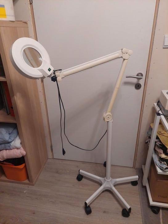 Loupelamp met vergrootglas, Hobby en Vrije tijd, Vergrootglazen, Loepen en Loeplampen, Zo goed als nieuw, Ophalen