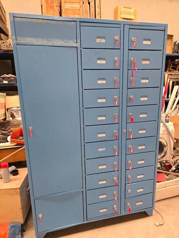 Archiefkast lockerkast met vakjes lades vintage retro blauw beschikbaar voor biedingen