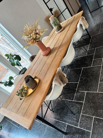 Smeedijzeren tafel met eiken blad – Flamand stijl beschikbaar voor biedingen