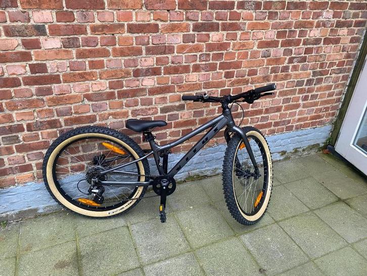 vitus nucleus 24, Fietsen en Brommers, Fietsen | Kinderfietsjes, Zo goed als nieuw, 20 inch of meer, Ophalen