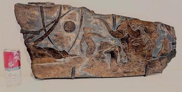 Monumentaal leisteen kunstwerk – “Baigneuses au Minotaure”  beschikbaar voor biedingen