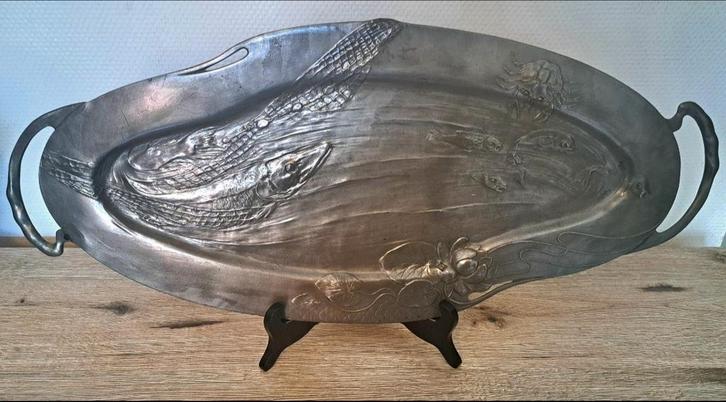 Grote Orivit Art Nouveau gebeitelde tinnen schaal uit 1900, Antiek en Kunst, Antiek | Schalen, Ophalen of Verzenden