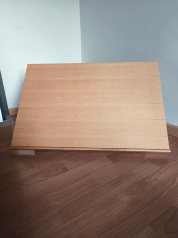 Lessenaar voor op tafel/bureau beschikbaar voor biedingen