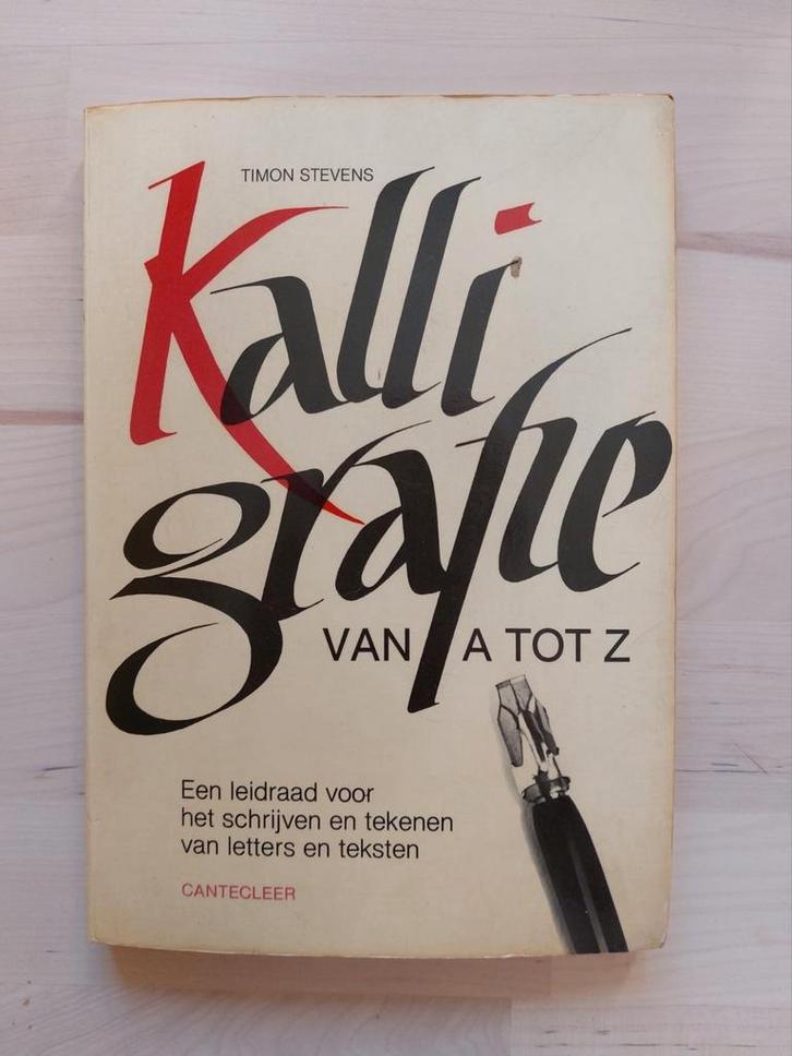 Kalligrafie van a tot z, Boeken, Hobby en Vrije tijd, Zo goed als nieuw, Tekenen en Schilderen, Ophalen of Verzenden