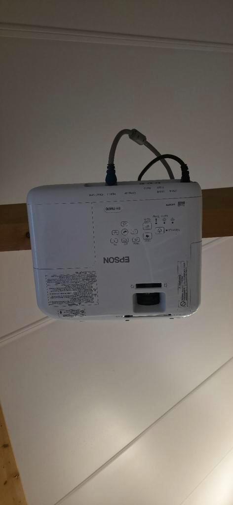 Beamer, projectiescherm en pioneer versterker, Audio, Tv en Foto, Beamers, Ophalen