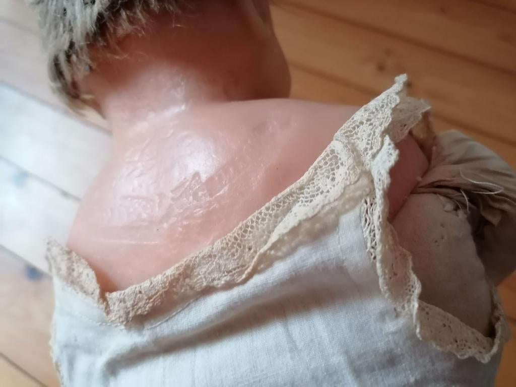 Poupée Ancienne En Cire, époque 1850, Robe En Dentelle (pièce De Collection)
