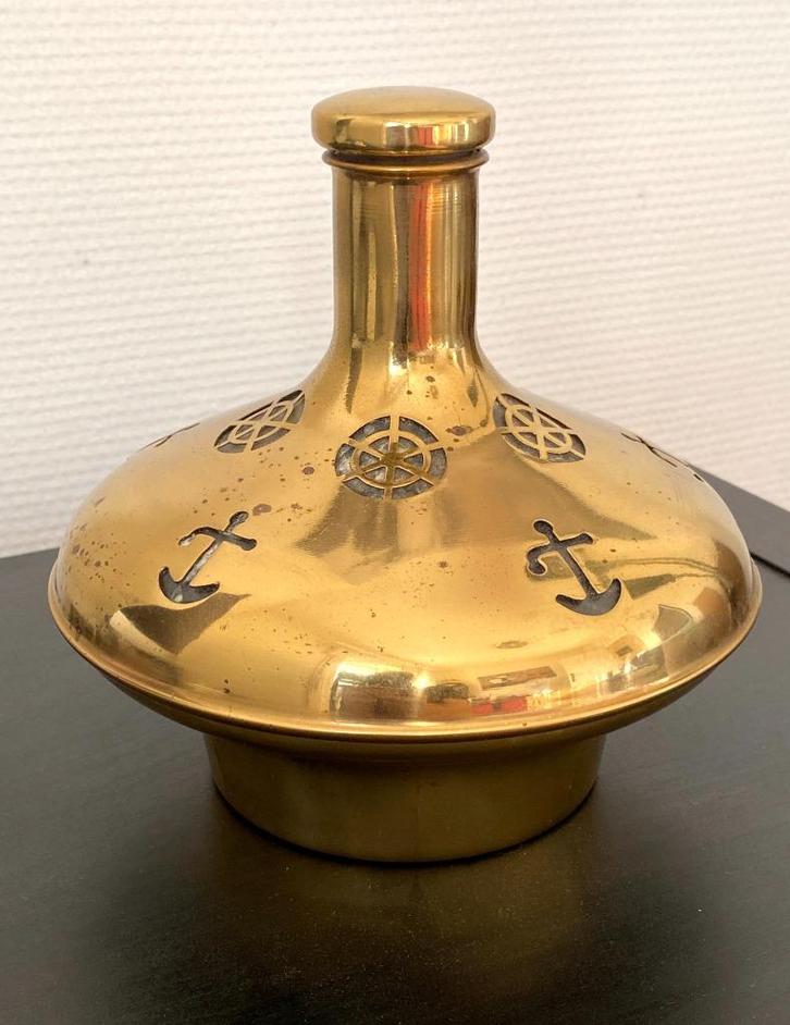 Zeldzame muziekdoos uit 1950 in een koperen karaf, Antiek en Kunst, Antiek | Woonaccessoires, Ophalen of Verzenden