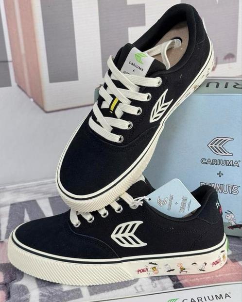 Cariuma peanuts pro snoopy Skate black suede canvas ivory 39, Kleding | Dames, Schoenen, Nieuw, Sneakers, Zwart, Ophalen of Verzenden