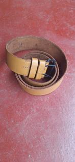 Ceinturon cuir, Collections, Enlèvement