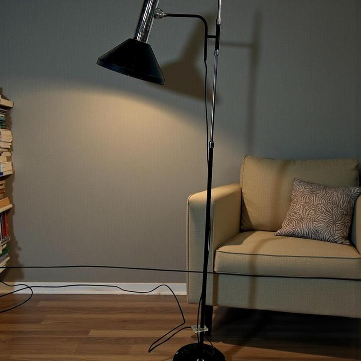 Vintage zwart chromen vloerlamp / staanlamp, Antiek en Kunst, Antiek | Verlichting, Ophalen of Verzenden