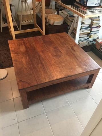 Eikenhouten salontafel beschikbaar voor biedingen