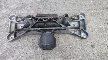 Versnellingbak steun baksteun Aut BMW 5 serie E39 540i M62 2 beschikbaar voor biedingen