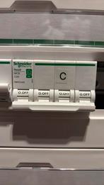 Automaat zekering 25A 4P Schneider Resi9 XE, Doe-het-zelf en Bouw, Ophalen of Verzenden, Nieuw