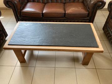 Massief eiken salontafel beschikbaar voor biedingen