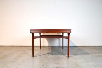 Vintage tafel 60s beschikbaar voor biedingen