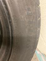 Pneus d'hiver sur jantes en acier noires avec pneus, Autos : Pièces & Accessoires, Pneus & Jantes, Pneus hiver, 16 pouces, Véhicule de tourisme