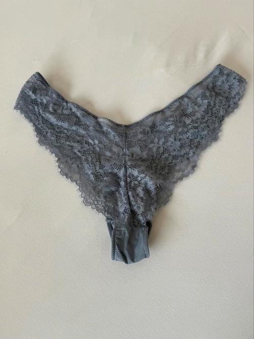 Blauw grijze kanten string slipje, Kleding | Dames, Ondergoed en Lingerie, Slip, Blauw, Verzenden