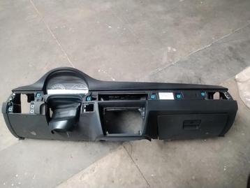 Tableau de bord + airbag passager Bmw E90 E91 E92 E93 + Lci beschikbaar voor biedingen
