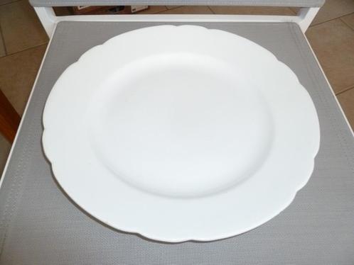 keramiekbedrijf met witte platen Maastricht, Huis en Inrichting, Keuken | Servies, Zo goed als nieuw, Bord(en), Ophalen of Verzenden