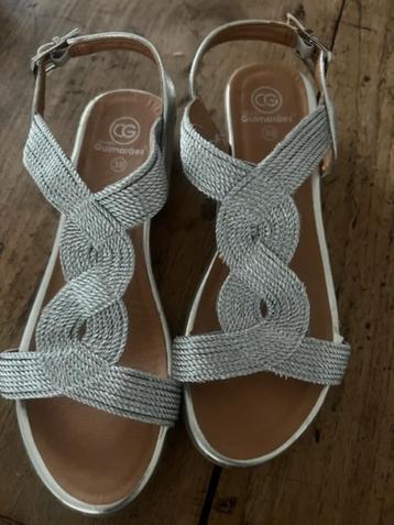 Heel mooie zilveren sandaaltjes 38 Nieuw