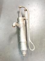 Handwaterpomp in geel koper/ messing, Ophalen, Koper
