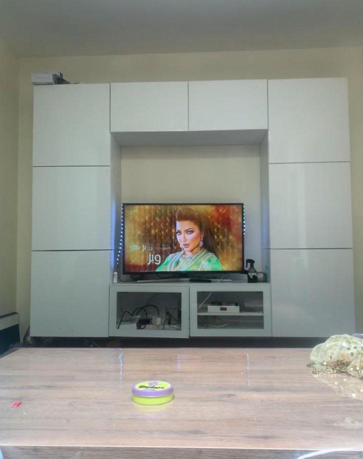 Prachtige Witte Hoogglans Wandkast / TV-kast – IKEA!, Huis en Inrichting, Kasten | Overige, Zo goed als nieuw, Ophalen