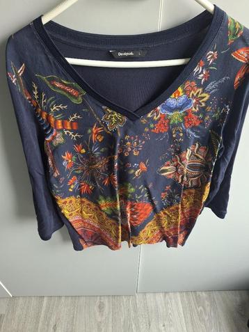 desigual top beschikbaar voor biedingen