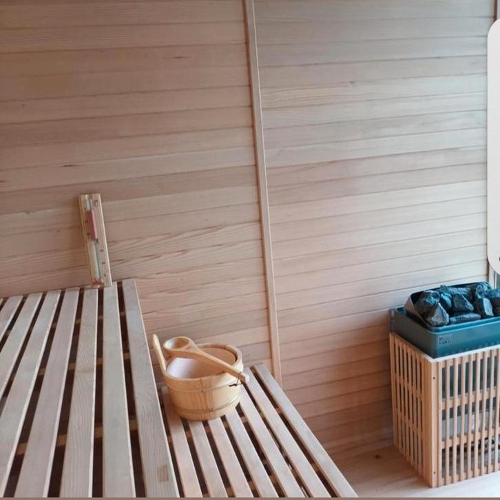 Panorama tuin sauna 6 à 8 pers in 10ft zeecontainer, Sport en Fitness, Sauna, Zo goed als nieuw, Complete sauna, Fins of Traditioneel