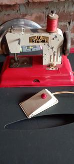 Oude kindernaaimachine, Antiquités & Art, Antiquités | Machines à coudre, Enlèvement ou Envoi