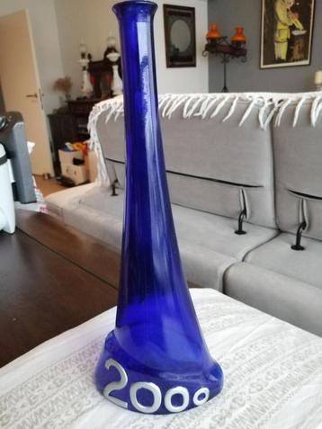 Zeldzame blauwe fles beschikbaar voor biedingen
