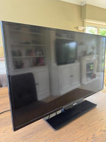 tv Philips 32 inch beschikbaar voor biedingen