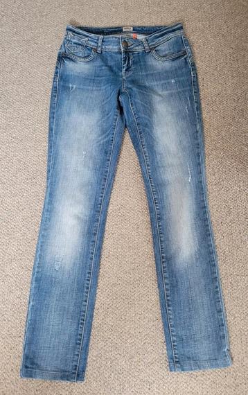 Afgewassen jeansbroek merk Only, W30 lgt zie detail beschikbaar voor biedingen